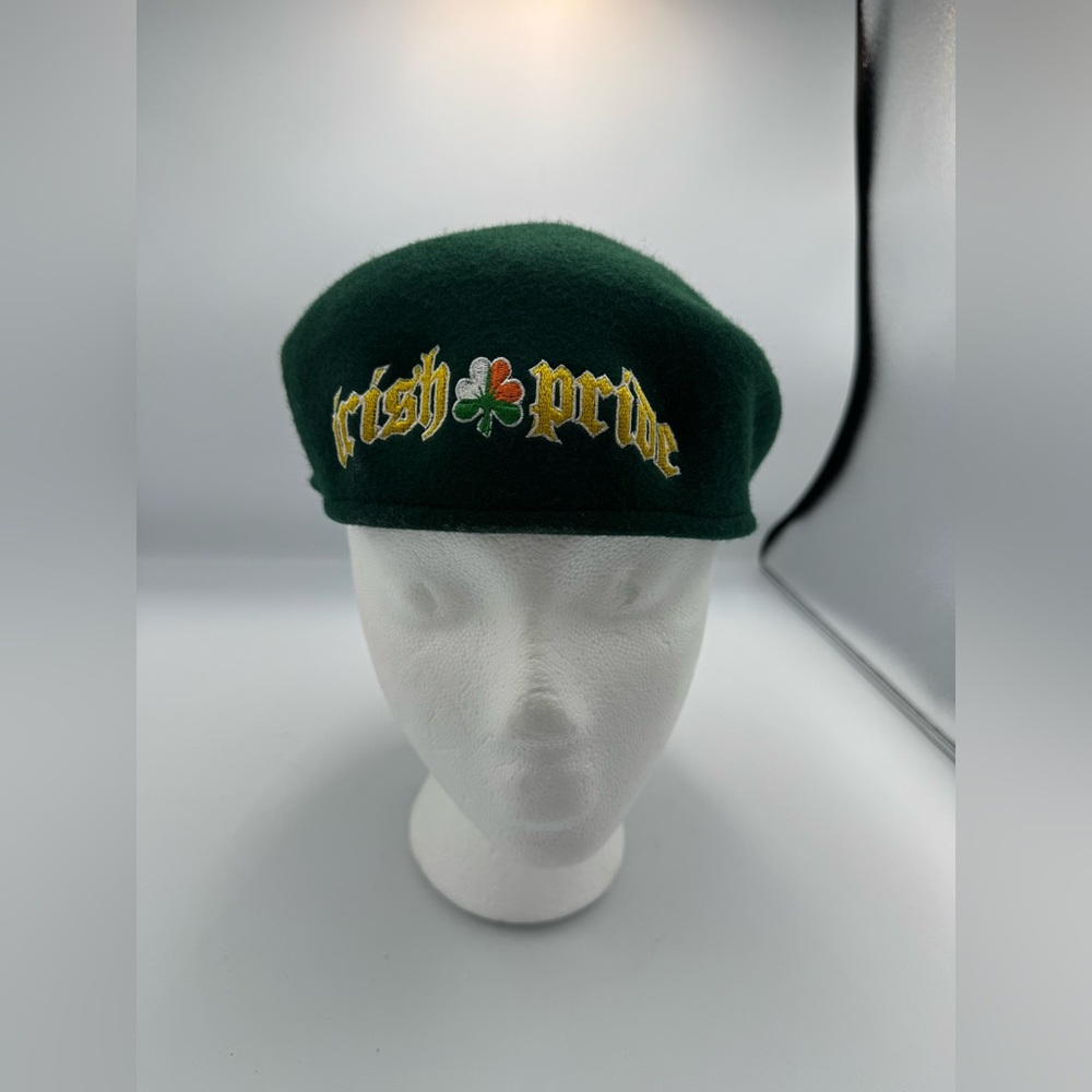 Vintage green beret Irish pride dog daze tag 100% wool